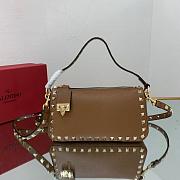 Small Rockstud Grainy Calfskin Crossbody Bag Brown 19cm - 4