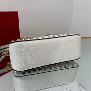 Small Rockstud Grainy Calfskin Crossbody Bag White 19cm - 5