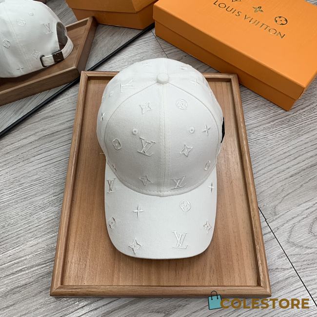 LV Hat 21 White - 1