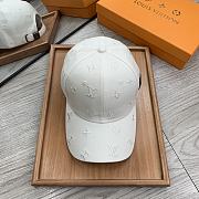 LV Hat 21 White - 1