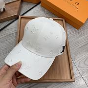 LV Hat 21 White - 6