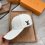 LV Hat 21 White - 3