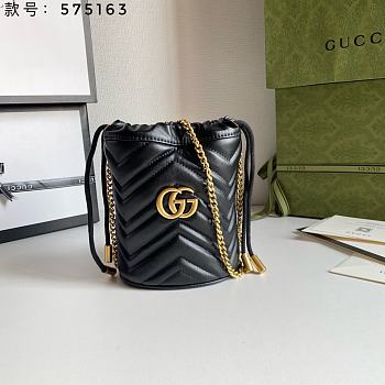 Gucci GG Marmont Bucket Bag Black 575163 Size 19x17cm
