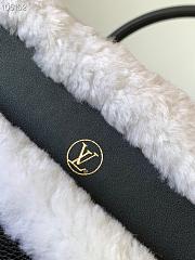Louis Vuitton On My Side PM Bag Black Shearling M58918 Size 25x20x12 cm - 3