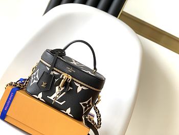 Louis Vuitton Vanity Biocolor Monogram In Black M45165 Size 19cm