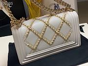 Chanel Boy Bag Latest Bag White 67086 Size 25cm - 2
