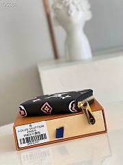 Louis Vuitton Zippy Coin Purse Black M80677 Size 11cm - 4