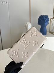 Louis Vuitton Zippy Wallet Creme M80685 Size 19.5cm  - 2