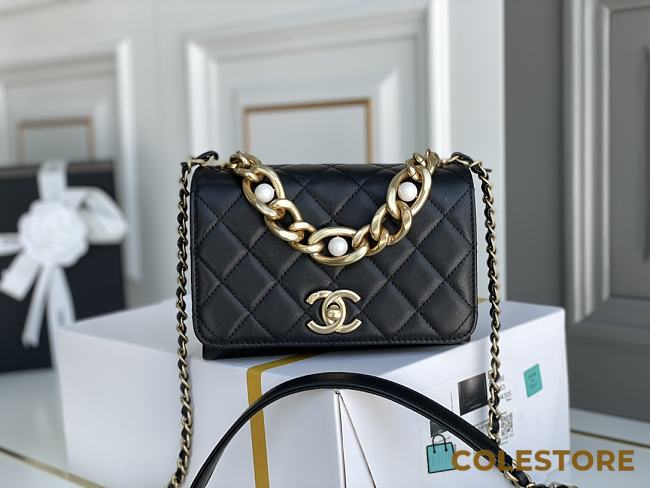 Chanel Square Shoulder Bag Black 18cm - 1
