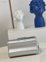 Louis Vuitton Twist Shoulder Bag Silver M50282 23cm - 2