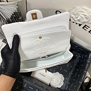 Chanel Flap Bag Lambskin Gold-tone Metal White Size 20cm - 2