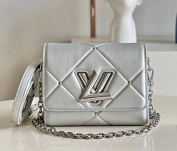 Louis Vuitton Twist Shoulder Bag Silver M50282 23cm