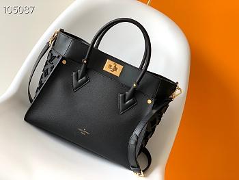 Louis Vuitton On My Side Wool Details M53826 Size 30.5 x 24.5 x 14 cm