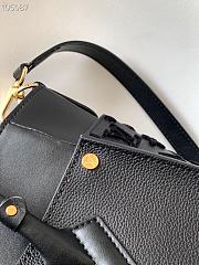 Louis Vuitton On My Side Wool Details M53826 Size 30.5 x 24.5 x 14 cm - 6
