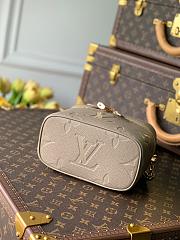 Louis Vuitton Vanity Monogram In Grey M45165 19cm  - 5