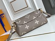 Louis Vuitton Favorite Monogram Bio colour Size 24cm  - 5