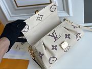 Louis Vuitton Favorite Monogram White&Grey Size 24cm  - 2