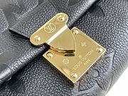 Louis Vuitton Favorite Monogram In Black Size 24cm - 6