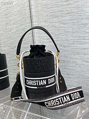 Dior Bucket Logo Sring and Sumer 2022  - 1
