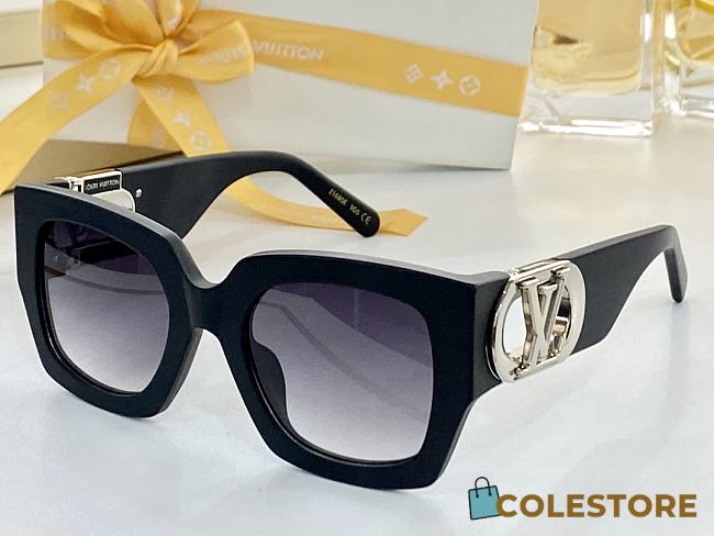 Louis Vuitton Sunglasses Logo - 1