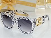 Louis Vuitton Sunglasses Logo - 2