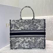 Dior Book Tote Flowers Embroidery Size 42cm - 5