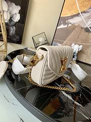 Louis Vuitton Multi Pochette New Wave In White 21cm  - 5
