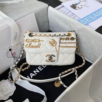Chanel Flab Bag 2021 White Size 19cm 