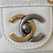 Chanel Flab Bag 2021 White Size 19cm  - 4