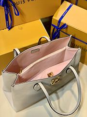 Louis Vuitton Shopper Lock Me Size 38cm - 3