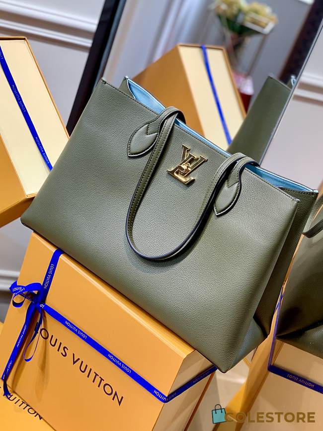 Louis Vuitton Shopper Lock Me in Khaki Size 38cm - 1