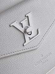 Louis Vuitton Lock Me Monochrome Handbag In White 27.5cm - 5