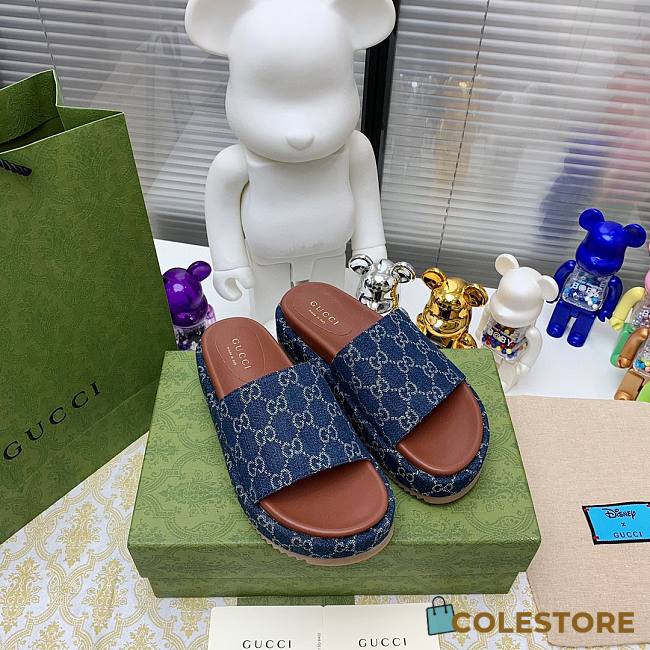 Gucci Slipper In Blue - 1