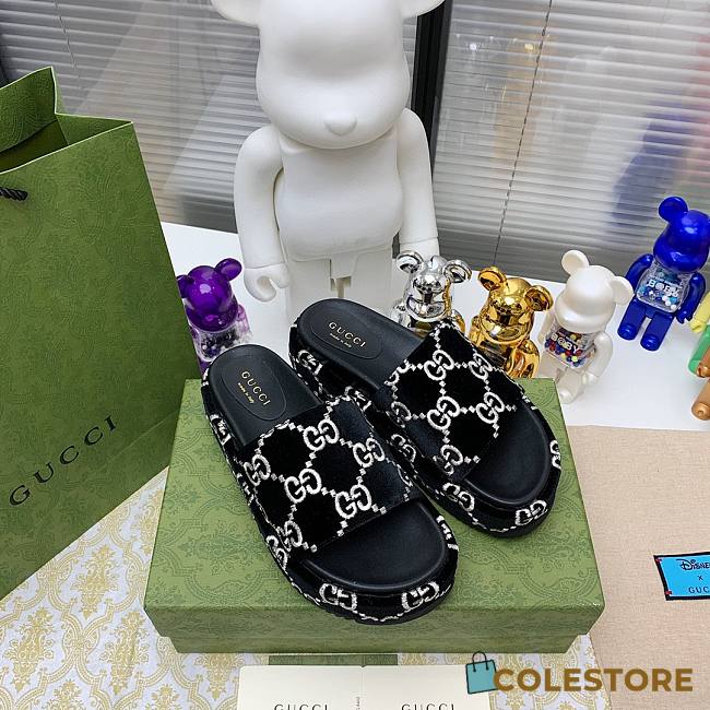 Gucci Slipper Logo In Black - 1