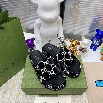 Gucci Slipper Logo In Black