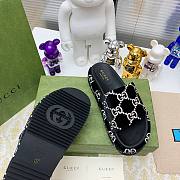 Gucci Slipper Logo In Black - 6