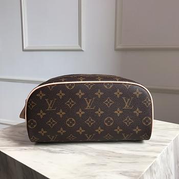 Louis Vuitton Dopp Kit Toilet Pouch Size 28cm