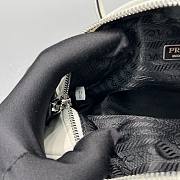 Prada Triangle Bag White Size 26cm - 4