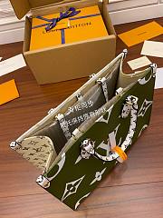 LV Onthego Monogram Green White Canvas Shoulder Bag 41cm - 2