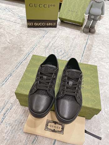 GG Canvas Low-top Sneakers