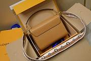 Louis Vuiiton M57506 LV Twist Handbag In Honey Gold 23cm - 4