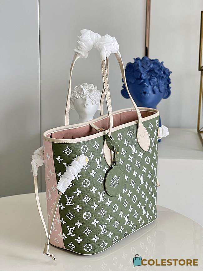 Louis Vuitton Neverfull MM Green Cloth ref.692127 - Joli Closet