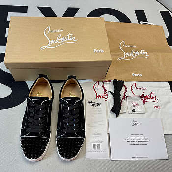 Christian Louboutin Low Top Sneaker 