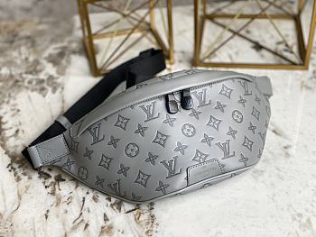 Louis Vuiiton Discovery Bumbag Grey 44cm