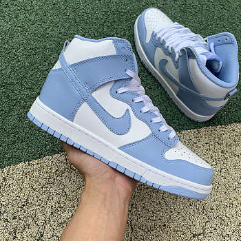 SB Dunk High UNC Sneakers