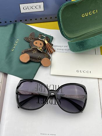 Gucci Sunglass G0700