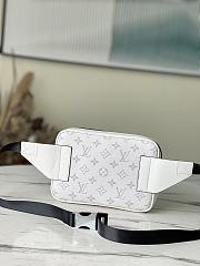 Louis Vuiiton Outdoor Bumbag Antartica 21cm - 3