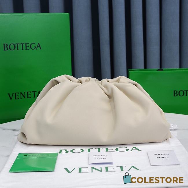 Bottega Venata Pouch Clutch Bag in White 38cm - 1