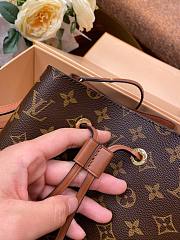 Louis Vuitton Néonoé MM Caramel M44887 Size 26x22x27 cm - 2