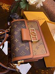 Louis Vuitton Dauphine Mini Handbag M44580 Size 20.0x15.0x9.0 cm - 5